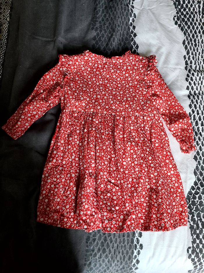 Jolie robe fleurie - photo numéro 3