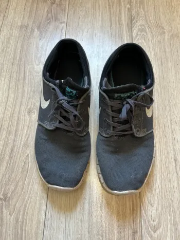Baskets Nike 44