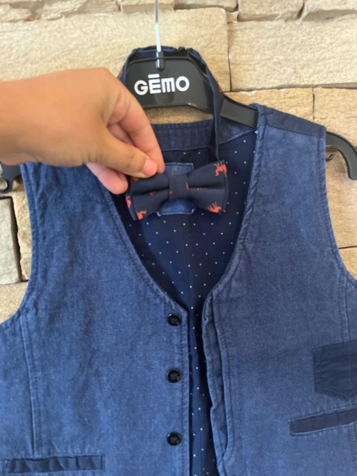 Gilet sans manches avec noeud papillon 6 ans - photo numéro 2