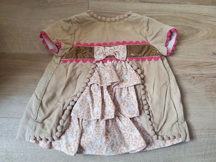 🌴 Belle robe beige et rose taille 3 mois