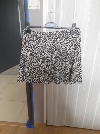 Jupe courte motif taches