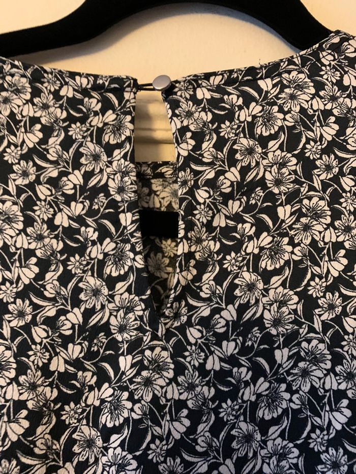 Robe H&M XS fleuri - photo numéro 4