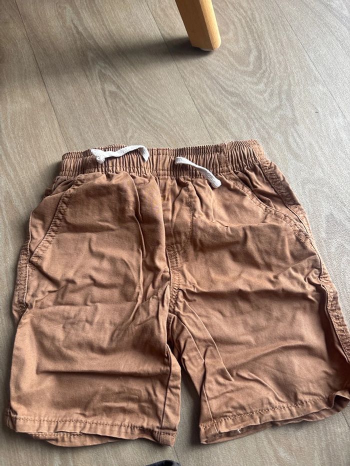 Lot 12 articles shorts/pantalons 5 ans garçon - photo numéro 9
