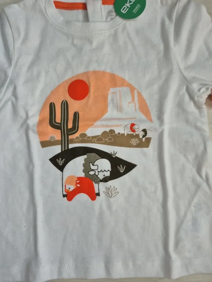 T-shirt neuf avec étiquette - photo numéro 2