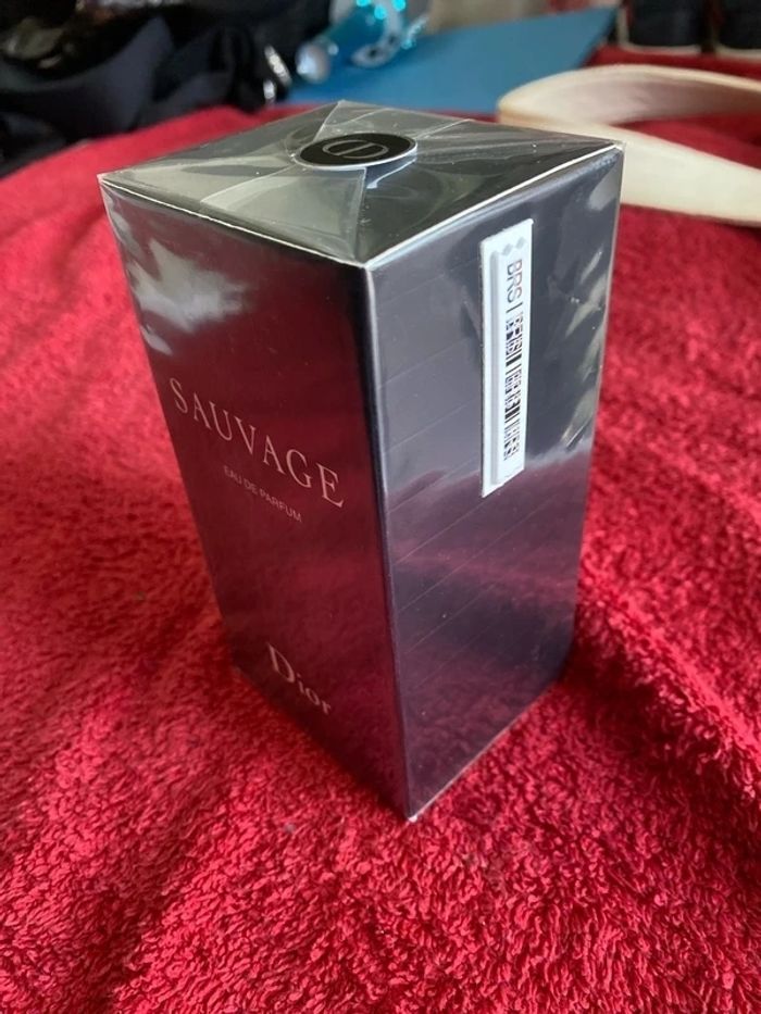 Neuf avec étiquette·SAUVAGE - photo numéro 4