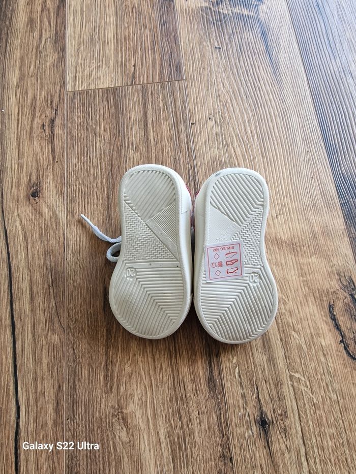Chaussures fille neuves - Mots d’Enfants - Taille 20 - photo numéro 2
