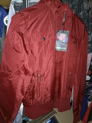 Imperméable rouge