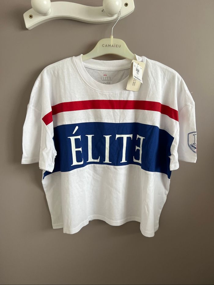 Lot d’un sweat à capuche et d’un t-shirt Élite Netflix - Undiz - photo numéro 5