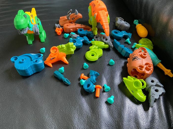 Lot dinosaures à visser/ dévisser - photo numéro 3