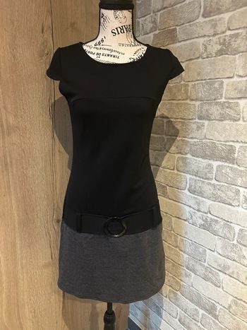 Robe noire et grise taille 34/36