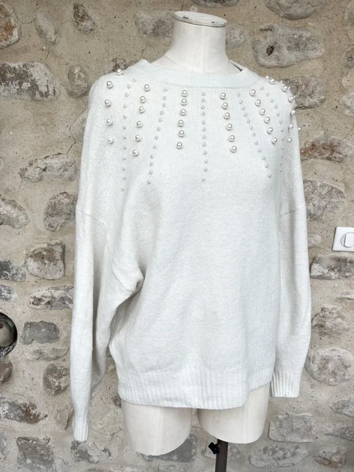 H&M - Pull fin à perles au col rond crème blanc