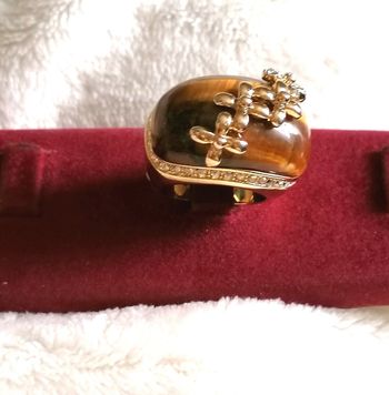 Bague marque Camille Lucie cocktail fantaisie doré imitation œil de tigre brillant. Neuve 