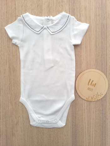 Body blanc manches courtes / bout'chou / taille 1 mois