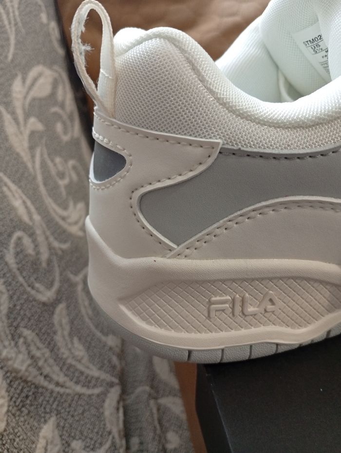 Baskets Fila neuves - photo numéro 4