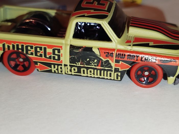 Hot Wheels '67 Chevy C10 2024 - photo numéro 3