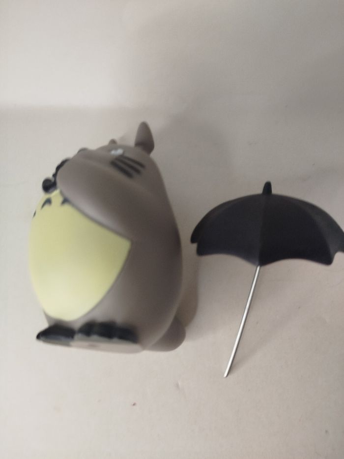 Figurine Totoro sous son parapluie - photo numéro 7