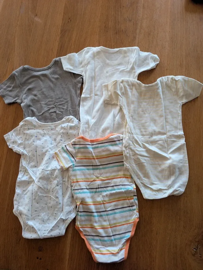 Lot 5 body 24 mois - photo numéro 7