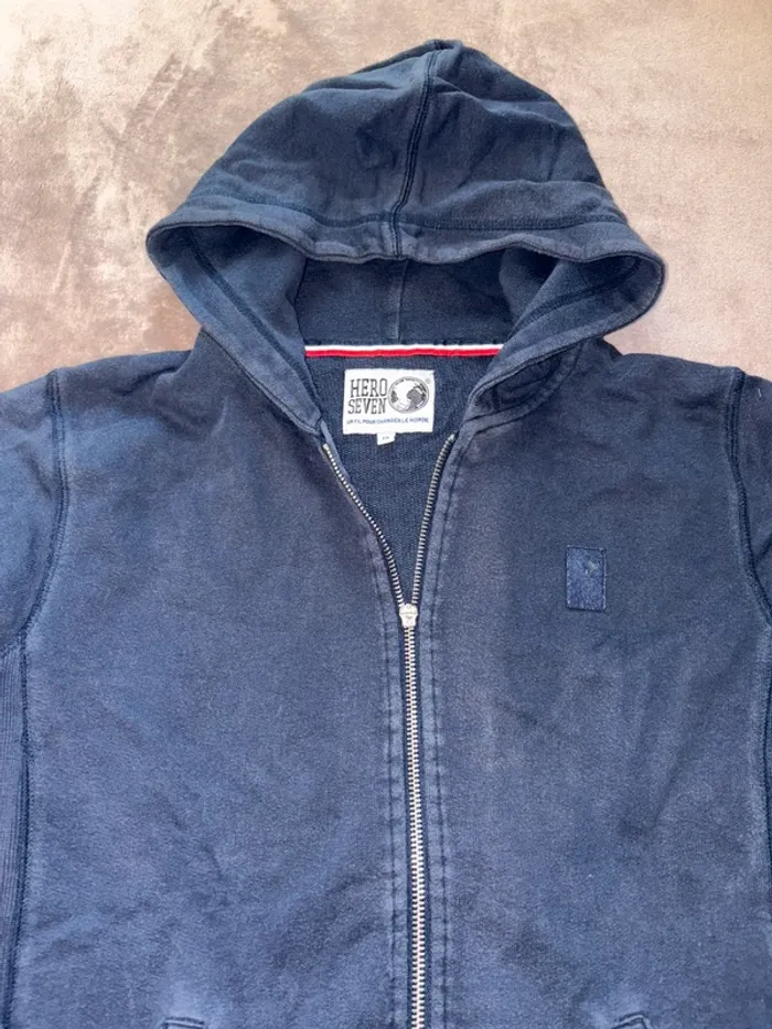 Veste garçon Hero Seven taille 14 ans en bon état. Couleur bleu. - photo numéro 3