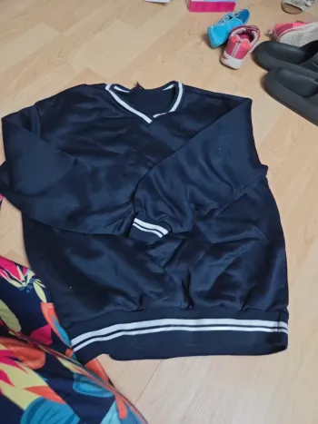 Pull col V bleu marine et blanc shein XS