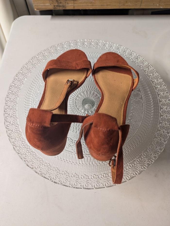 Paire de chaussures femme en daim Eram - photo numéro 2