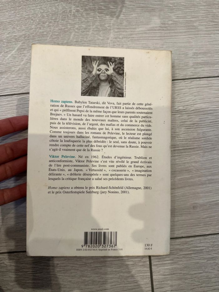 Livre homo zapiens de Victor pelevine - photo numéro 2