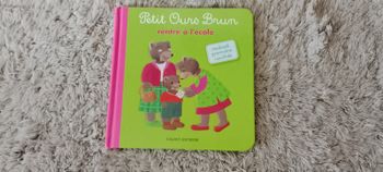Livre Petit Ours Brun rentre à l'école