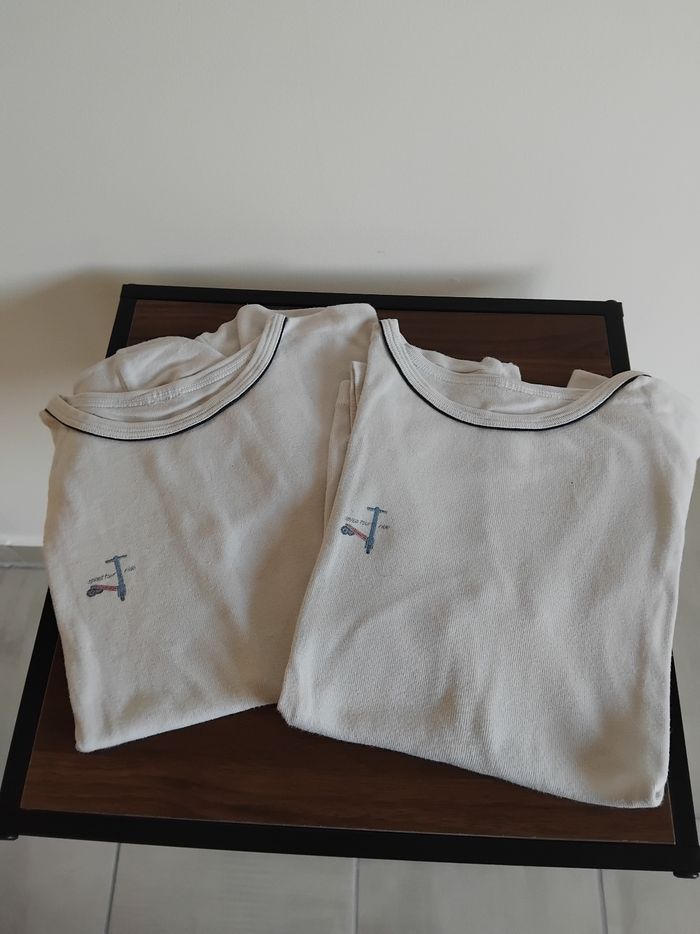 Maillots de corps ou tee shirt fille ou garçon 10 ans - photo numéro 1