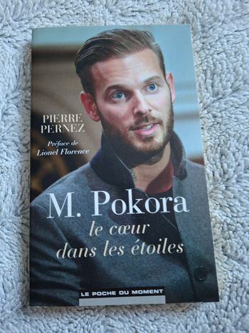 M.Pokora le cœur dans les étoiles