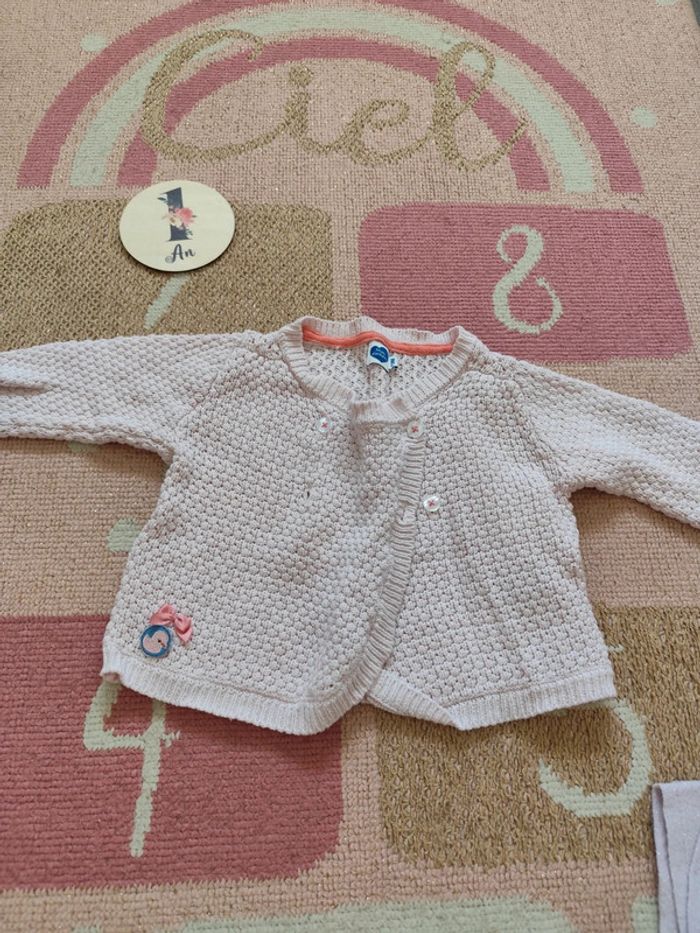Lot gilets 12 mois - photo numéro 2