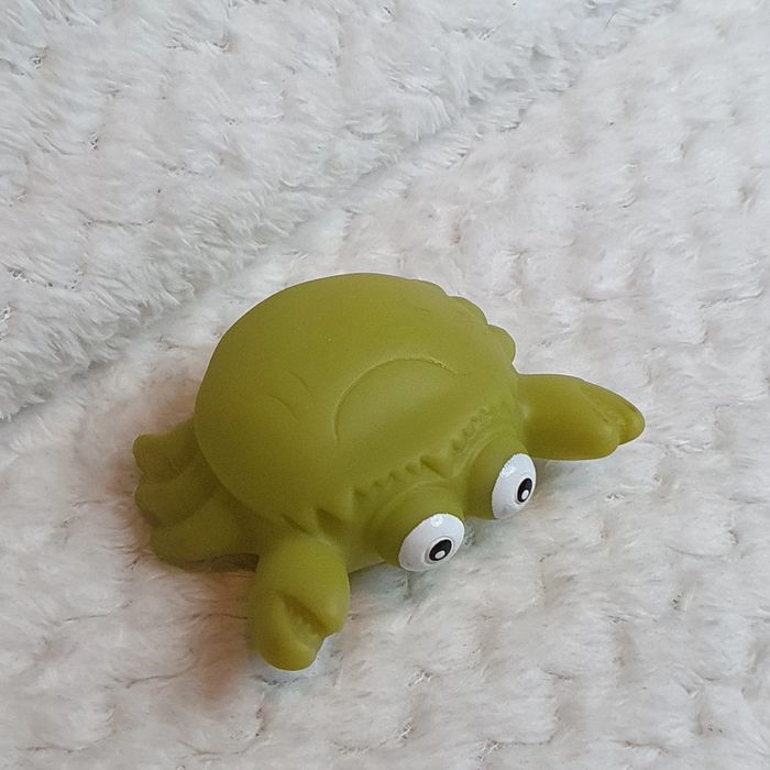 Figurine jouet babymoov les amis du bain crabe
