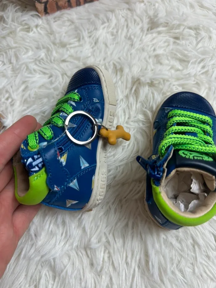 Paire de chaussures bébé stones and Bones taille 19 - photo numéro 7