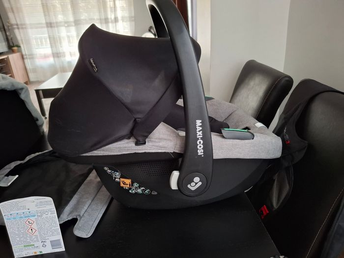Poussette maxi cosy de 0 a 22 kilos avec sa base - photo numéro 4