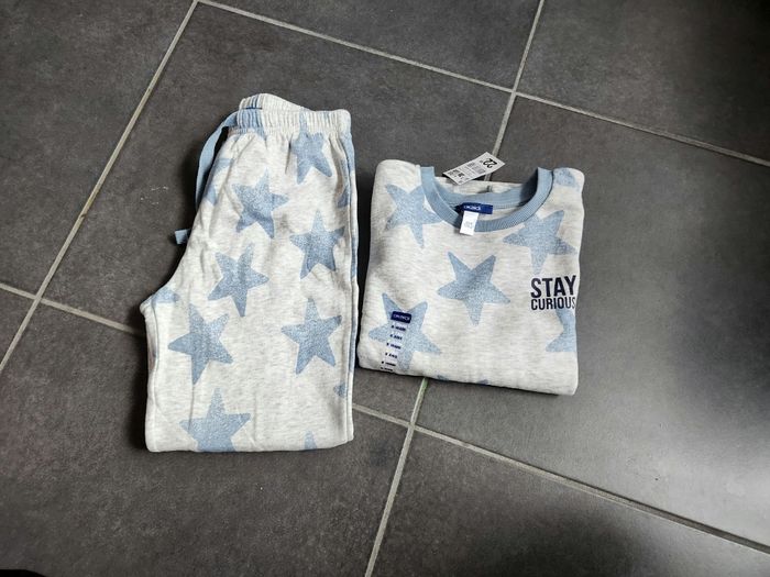 Pyjama hiver taille 8 ans - photo numéro 4