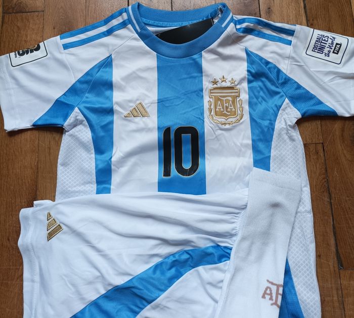 Maillot Messi Argentine taille 8 ans modèle 2026