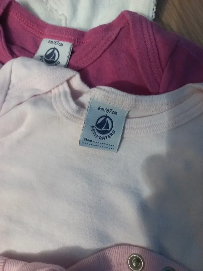 Lot de bodies petit bateau fille - photo numéro 2
