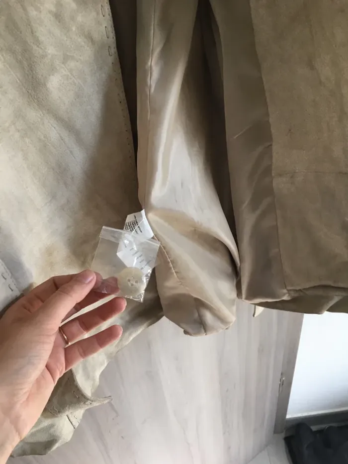 Trench en daim beige ceintré - photo numéro 5