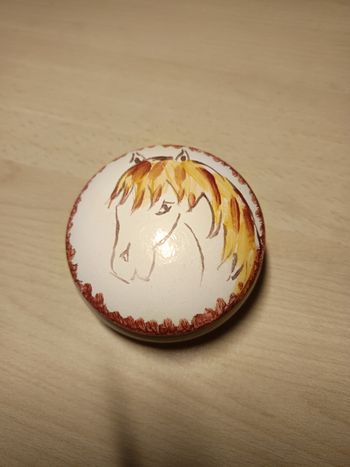 Petit pot en céramique avec tête de cheval peinte 🐴