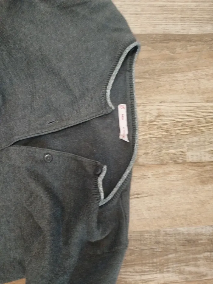 Gilet gris et argent taille 10 ans gemo - photo numéro 2