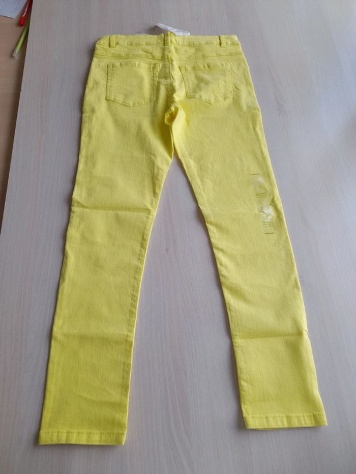 Pantalon slim jaune neuf - photo numéro 2