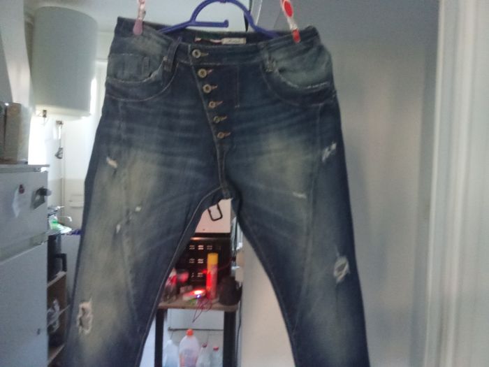 Jean please taille M. Très jolie très confortable très jolie très confortable - photo numéro 3