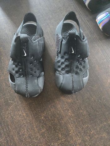 Chaussure Nike sunray protect 2, taille 25