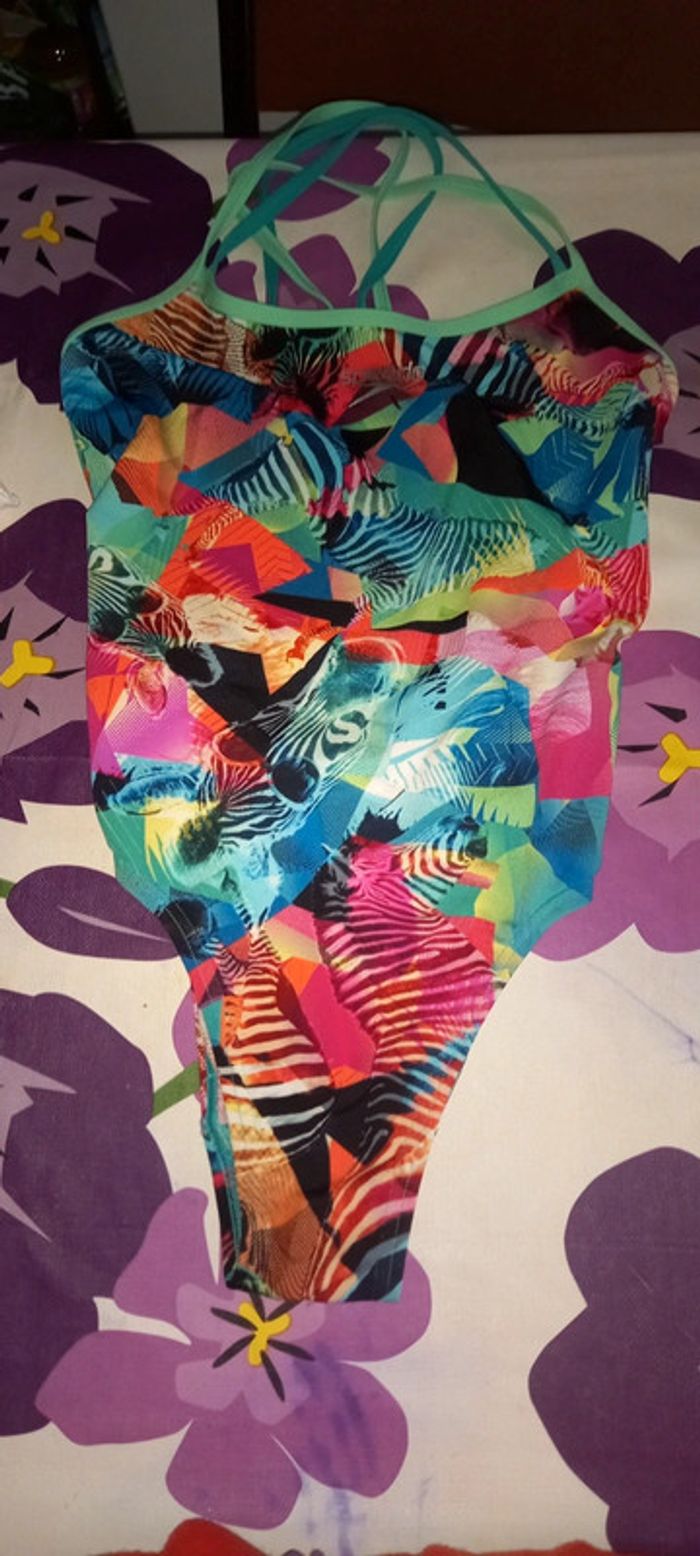 Lot maillot de bains 10 12 ans lire description - photo numéro 2