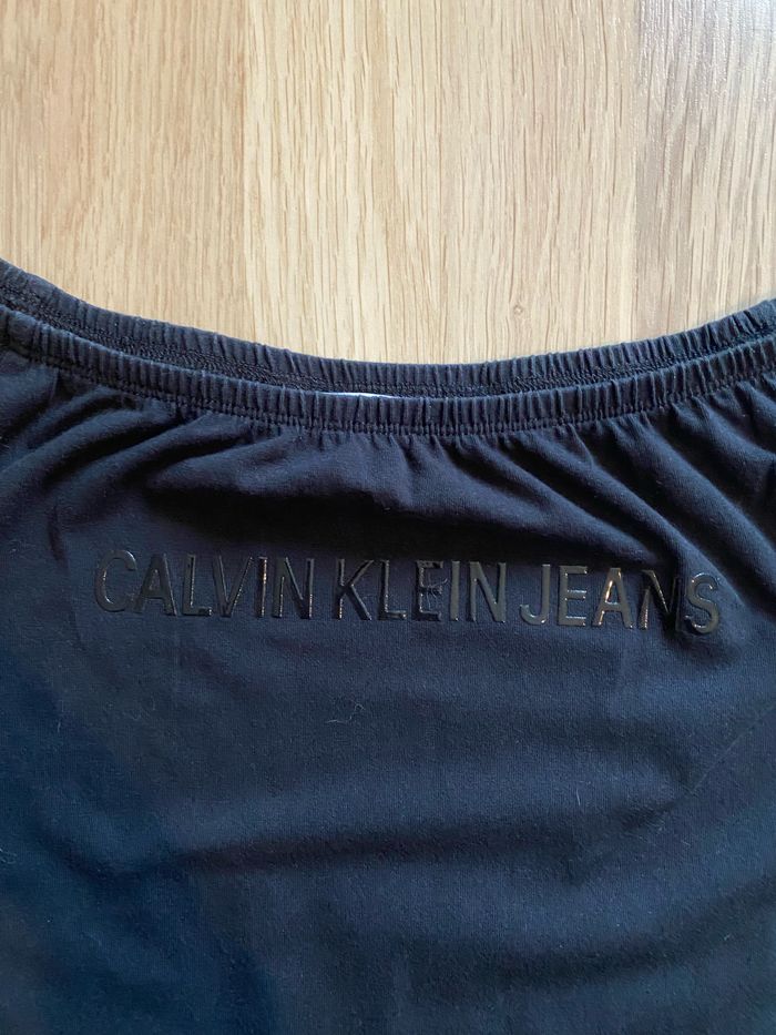 Haut épaules dénudées - photo numéro 1