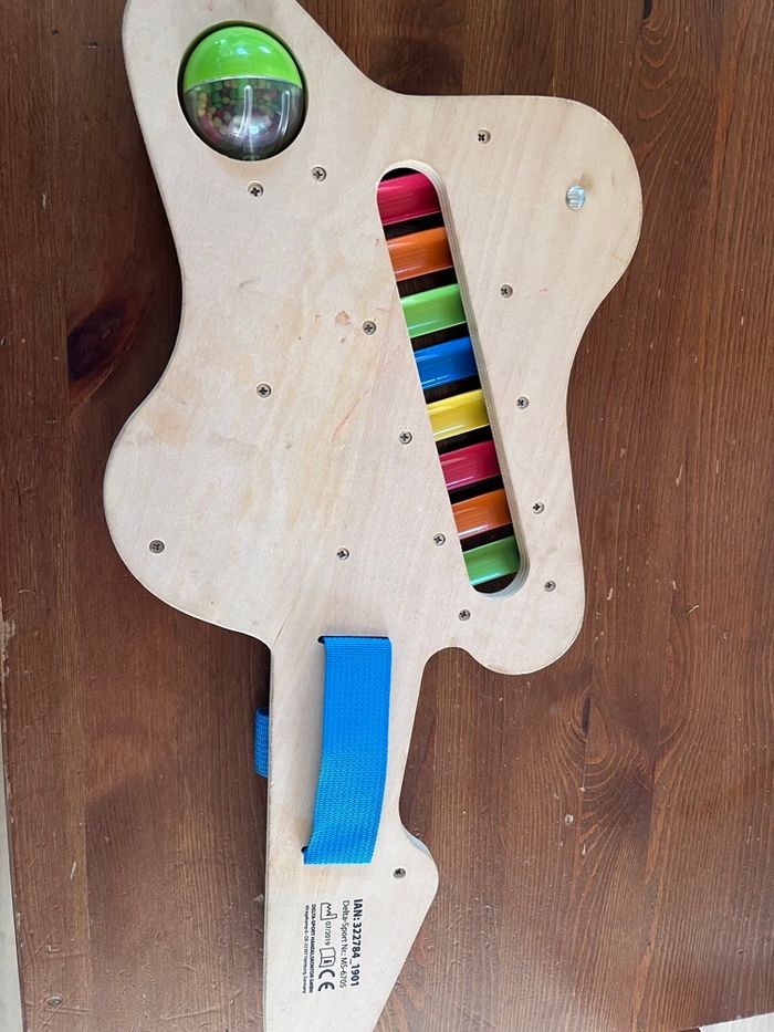Guitare musical - photo numéro 2