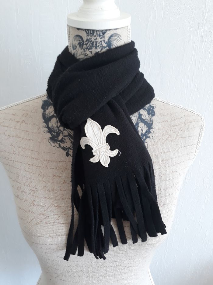Faby27800 Echarpe femme polaire noire avec franges, - photo numéro 4