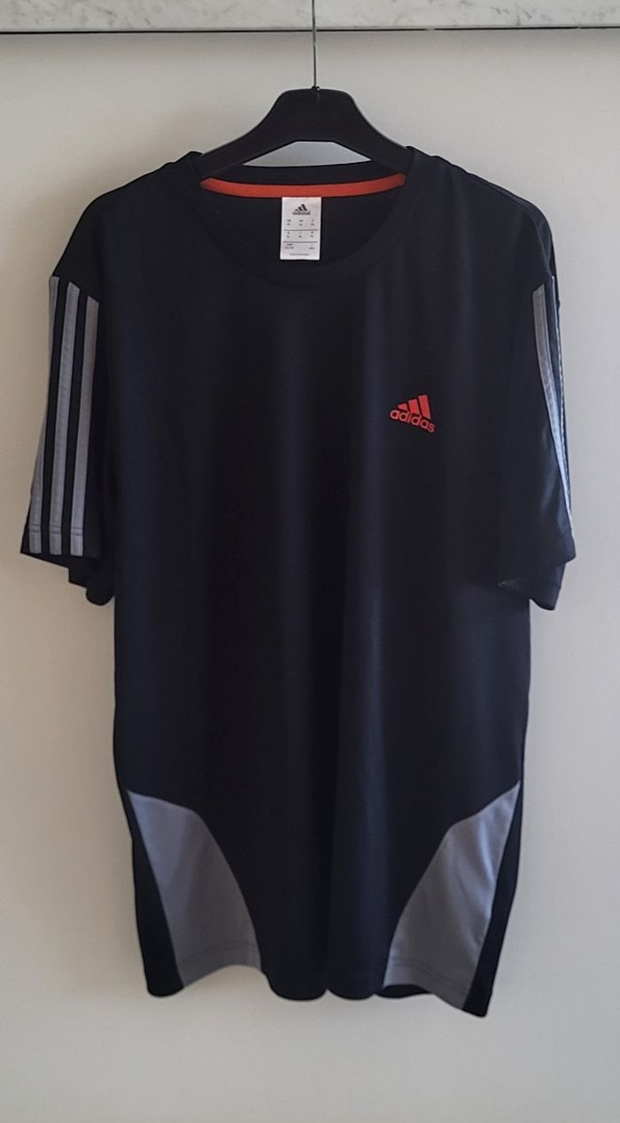 Adidas TShirt MC TFrXL- Noir- Coupe Droite- 100%Polyester en TBE - photo numéro 4