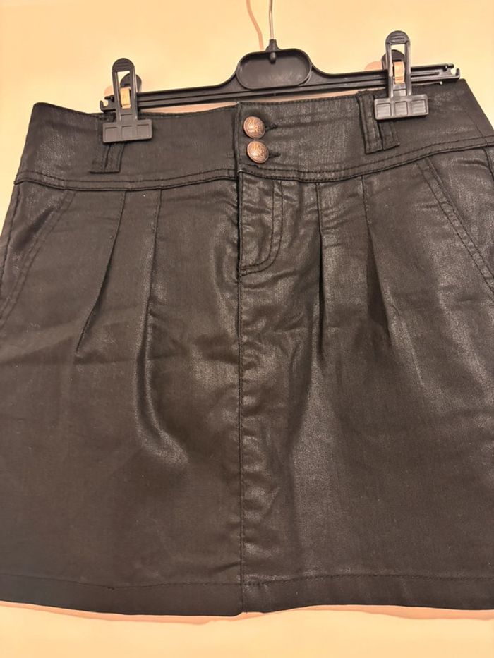 Jupe courte noire cache cache - photo numéro 2
