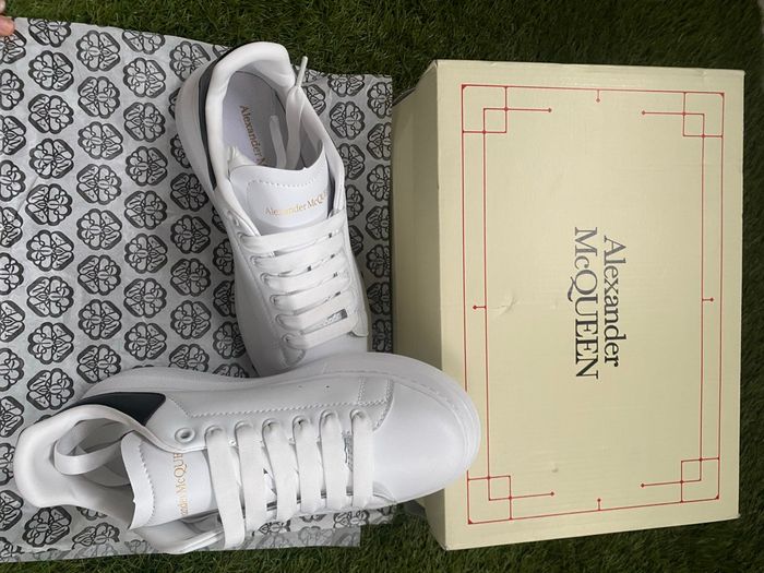 Alexander McQueen – Sneakers Oversized blanches (Taille 39) - photo numéro 2