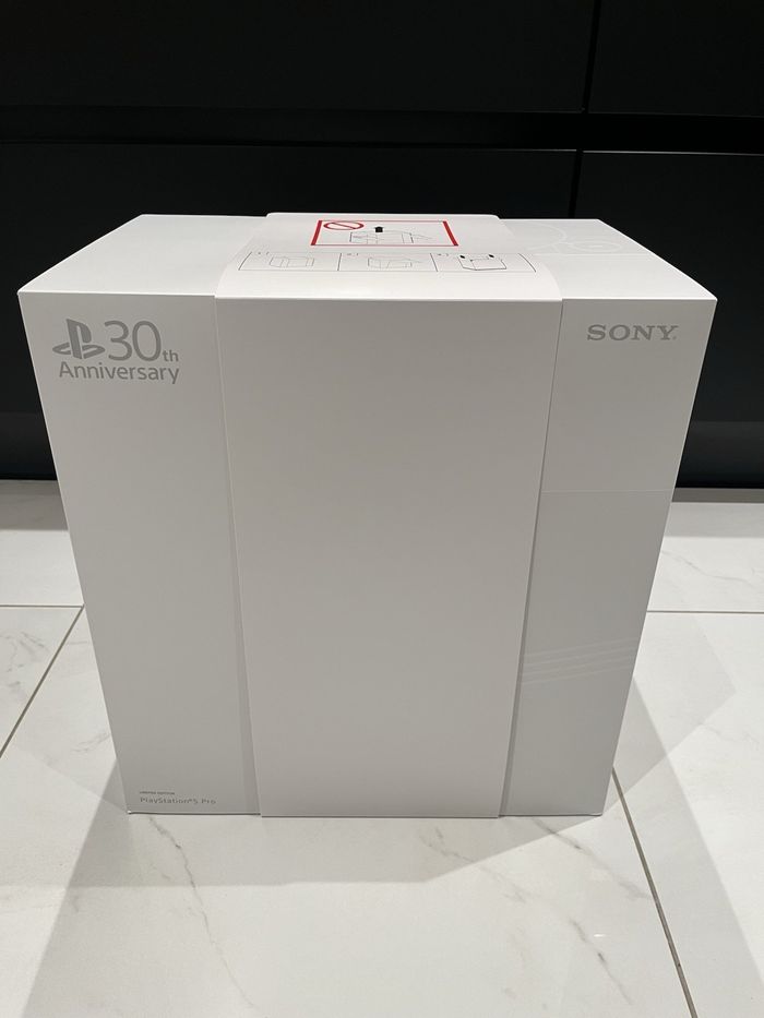 PS5 PRO 30ème anniversaire PlayStation 5 Pro 30th Anniversary Limited Edition - photo numéro 6