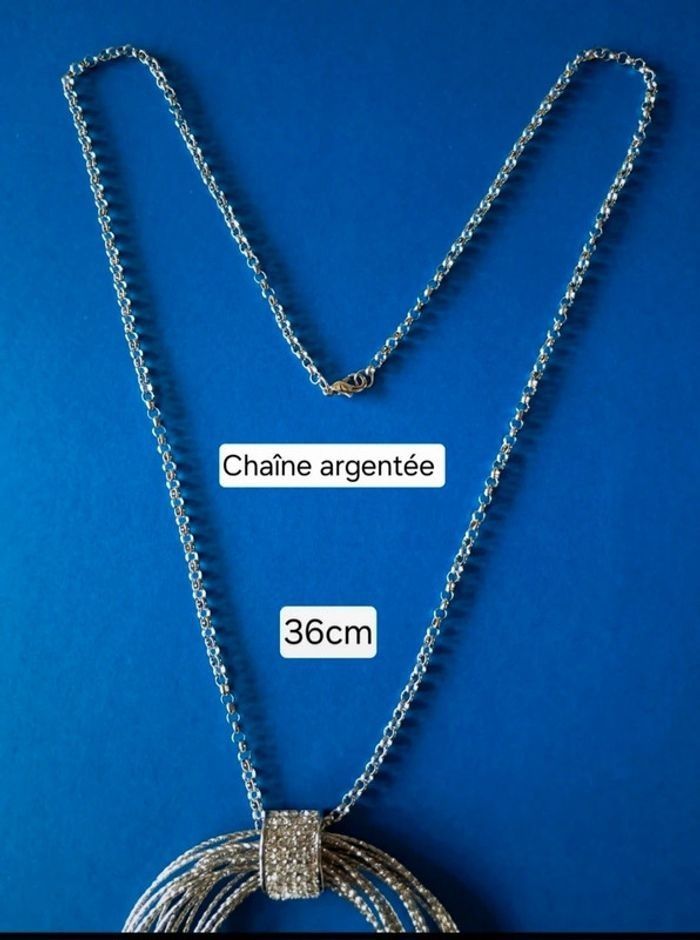 Collier long NEUF avec chaîne et médaillon argentés - photo numéro 4